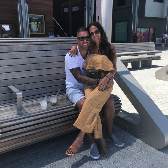 M E E T Your Buyer / Seller - Selling designer clothing, shoes & accessories - Picture 9 of 9